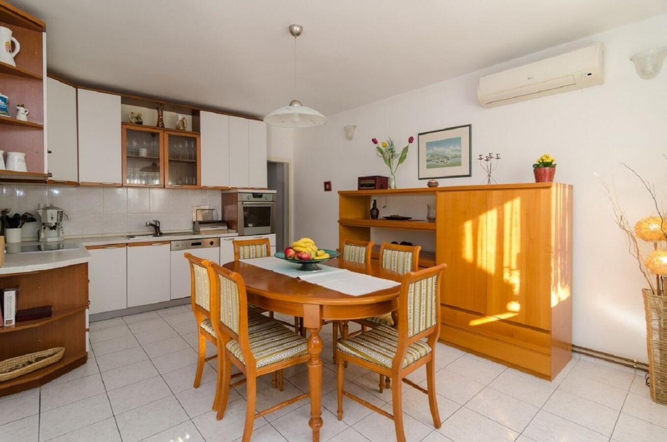 Holiday Home Old Town - Great Location Nin Bagian luar foto