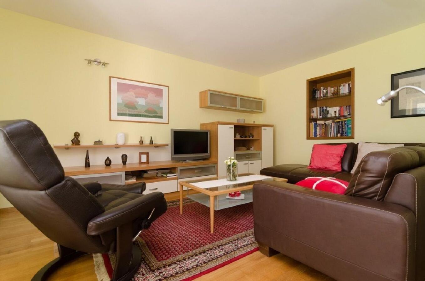 Holiday Home Old Town - Great Location Nin Bagian luar foto