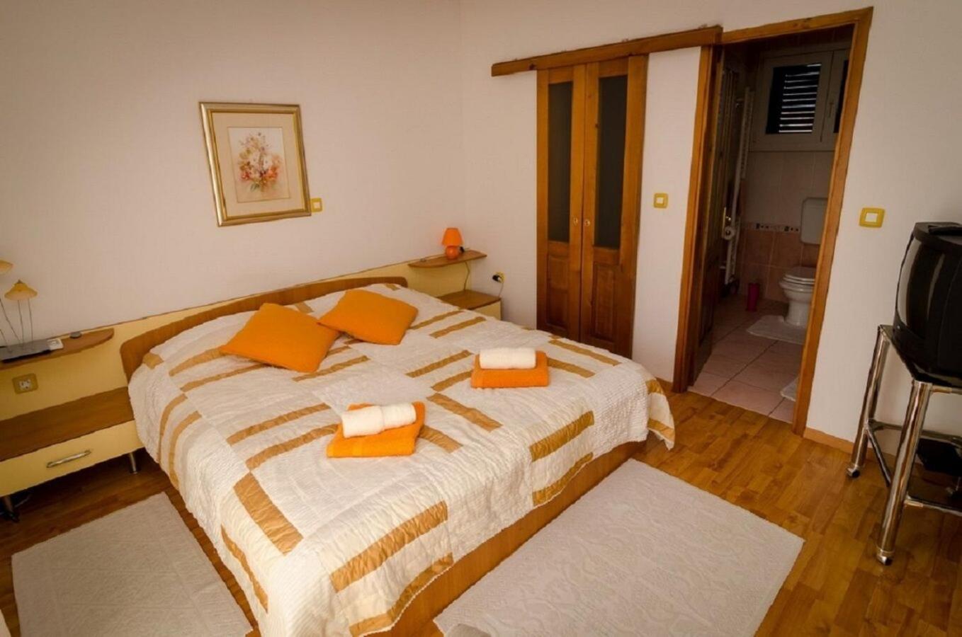 Holiday Home Old Town - Great Location Nin Bagian luar foto