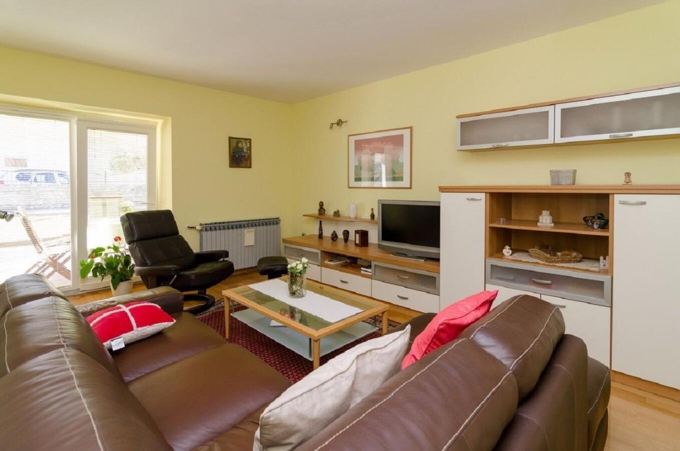 Holiday Home Old Town - Great Location Nin Bagian luar foto