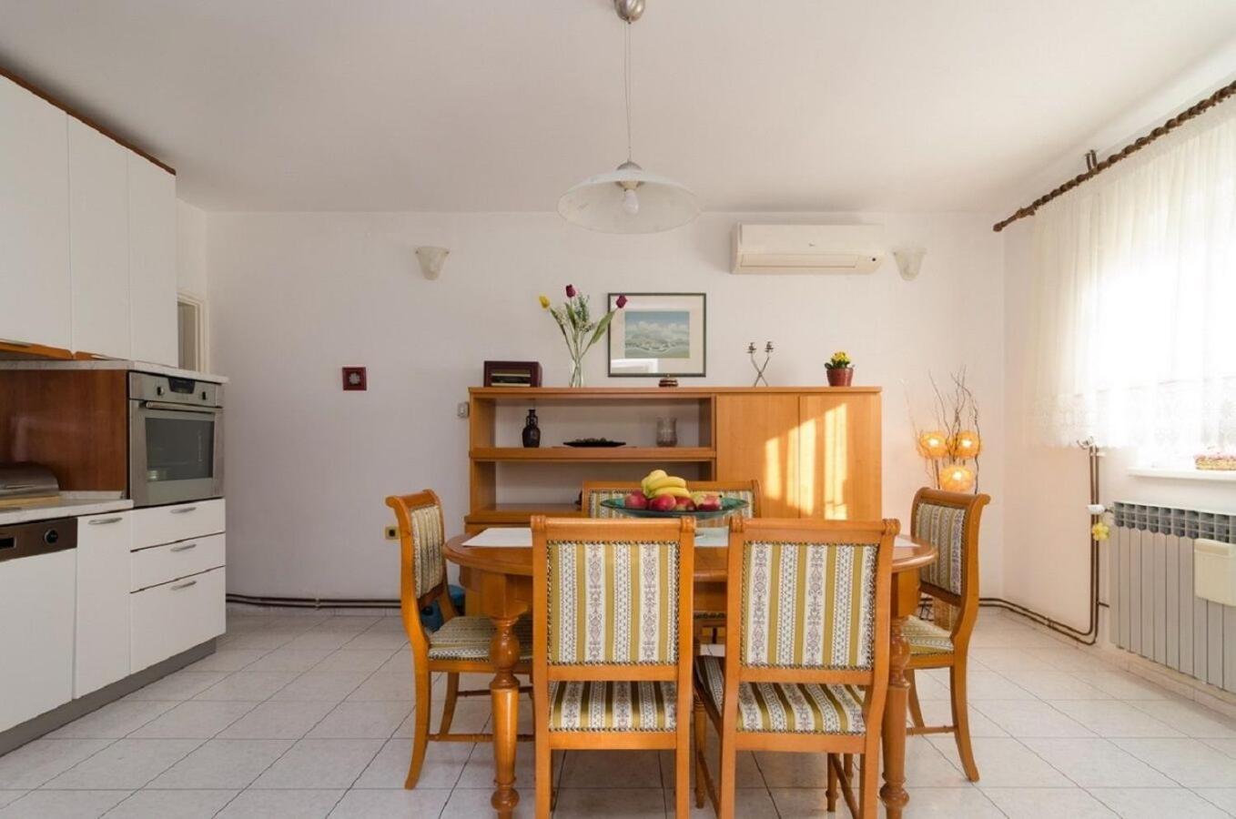 Holiday Home Old Town - Great Location Nin Bagian luar foto