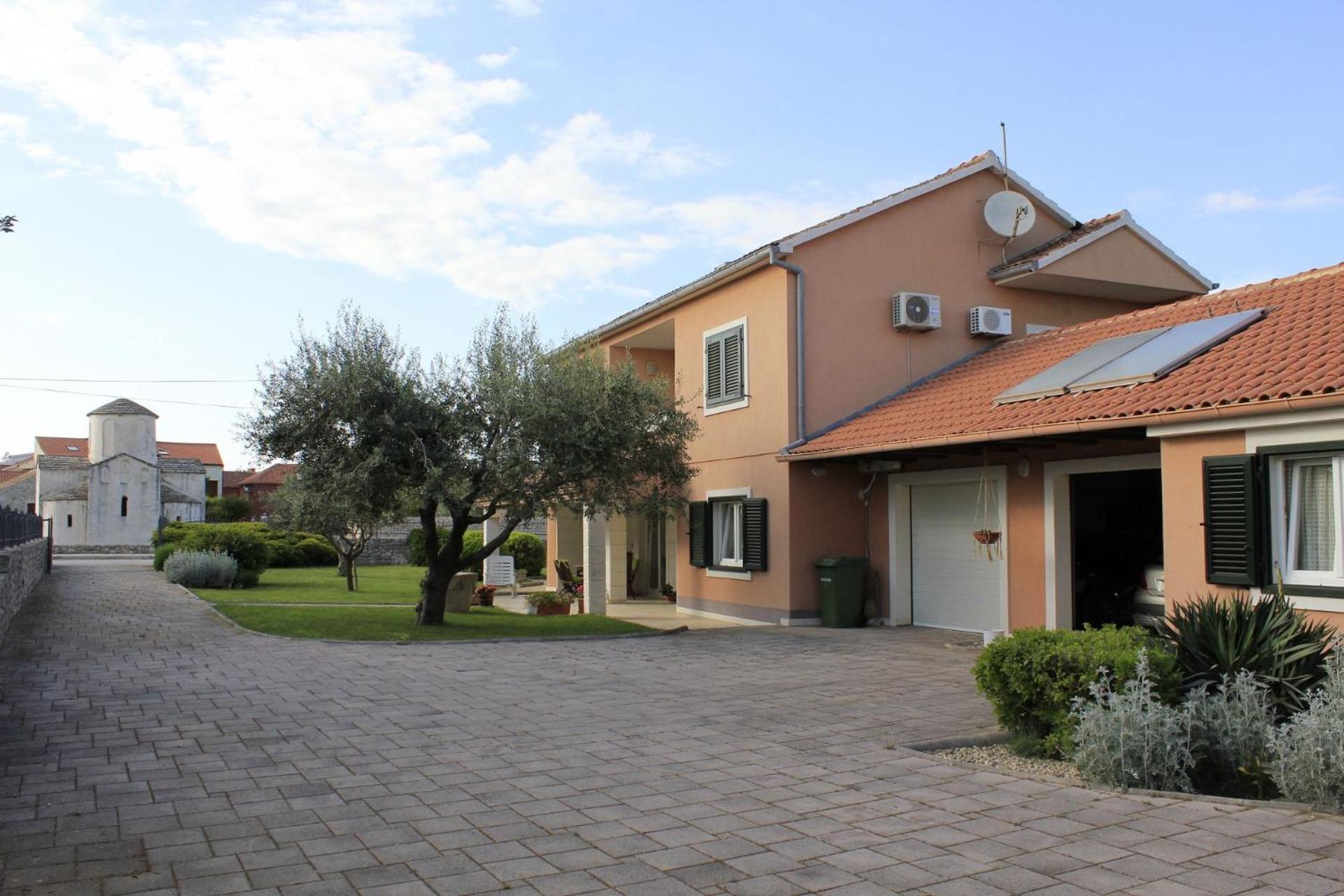 Holiday Home Old Town - Great Location Nin Bagian luar foto